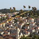 Feelhvar Along Bluelagoon Beach
